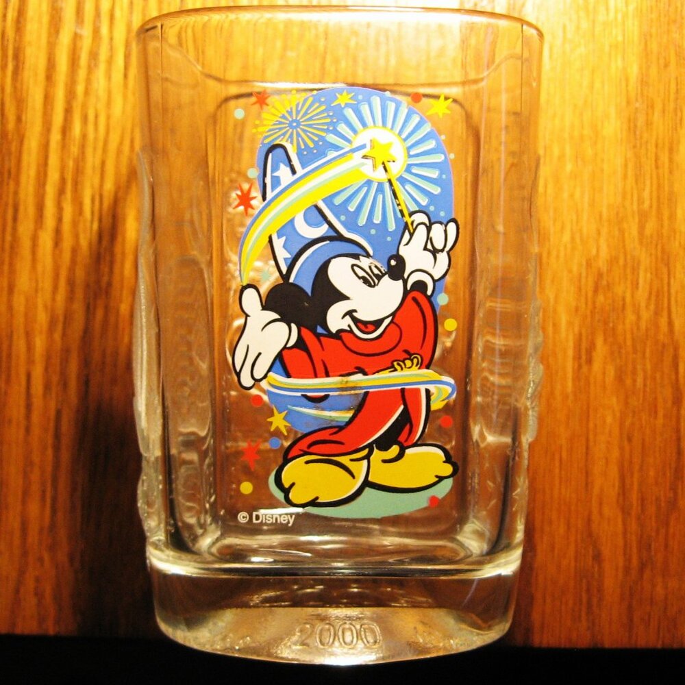 Walt Disney World Glass with Mickey Mouse in Wizards outfit